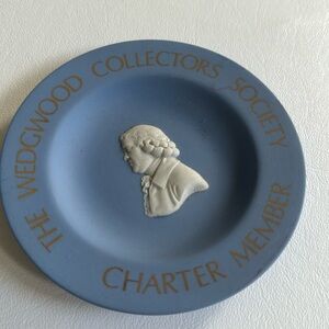 WEDGWOOD COLLECTORS SOCIETY DISH